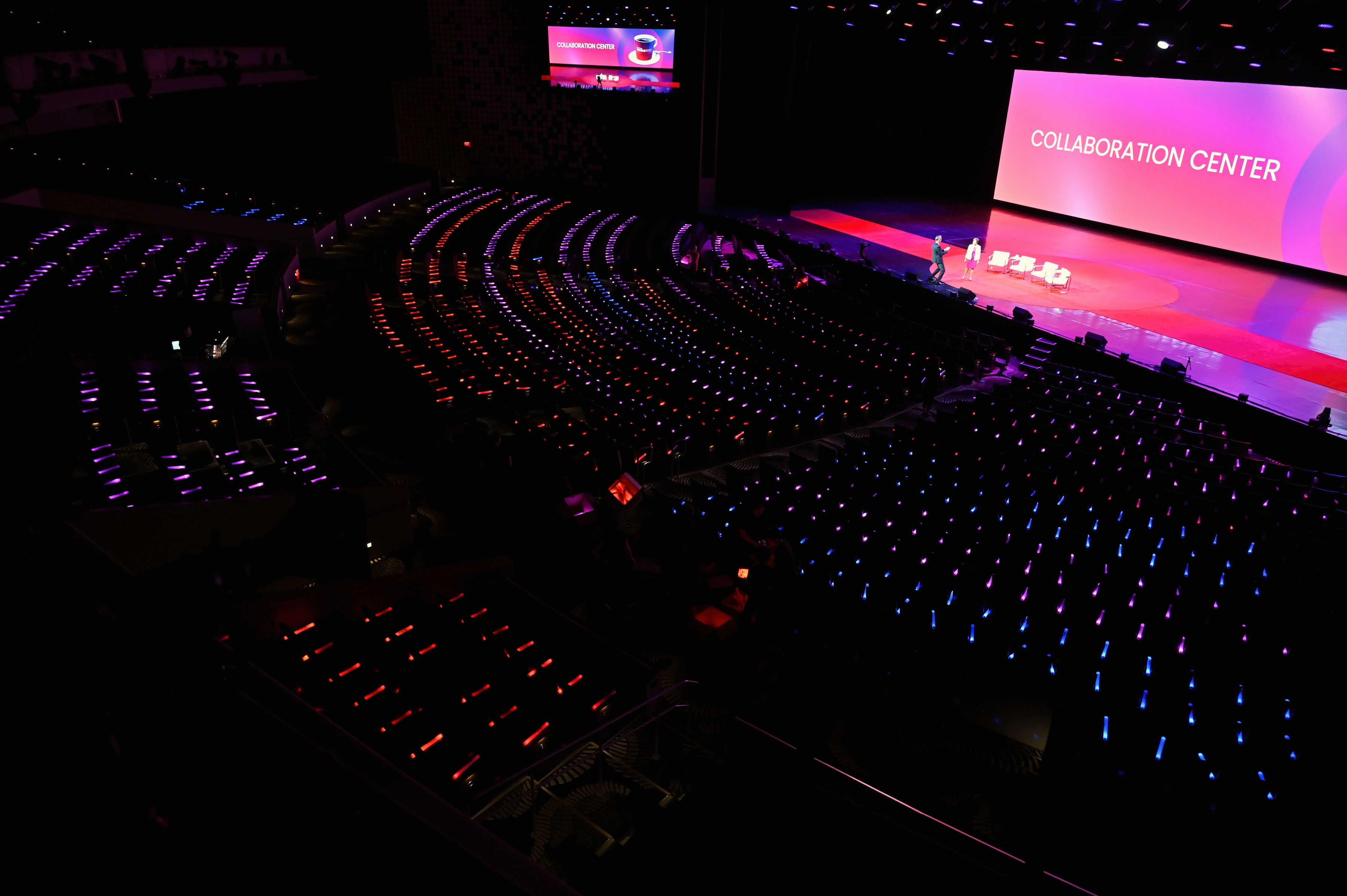 keynote-session-stage-world-2024.jpeg