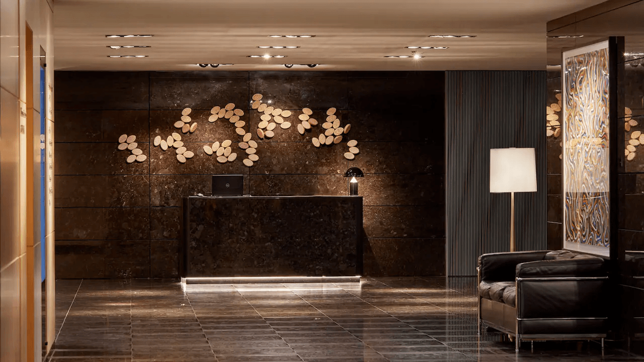 Park-Hyatt-Zurich-P846-Concierge-Desk-Art.16x9.png